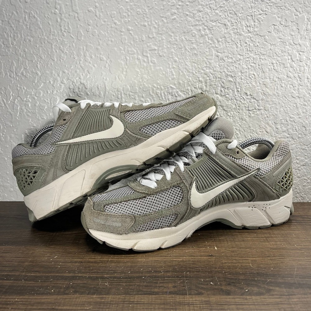 Nike Air Zoom Vomero 5 Dark Stucco Men's Green Shoes - Men's Size 8 - Picture 4 of 10